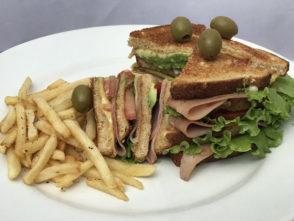 Club sandwich de jamon